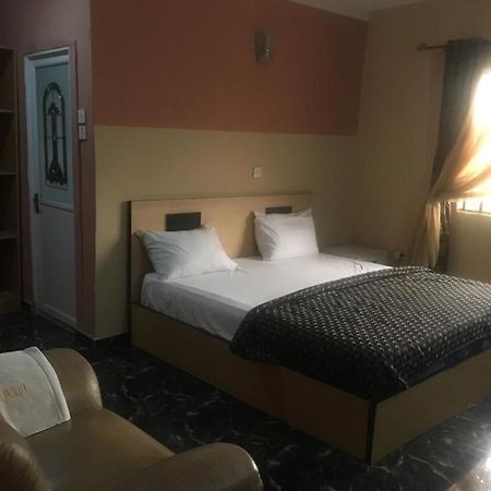บัคเกอร์ พาเลซ โฮเต็ล Hotel Sangotedo ภายนอก รูปภาพ