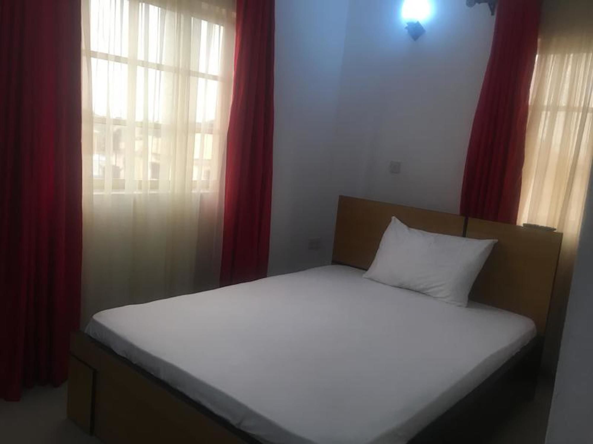 บัคเกอร์ พาเลซ โฮเต็ล Hotel Sangotedo ภายนอก รูปภาพ