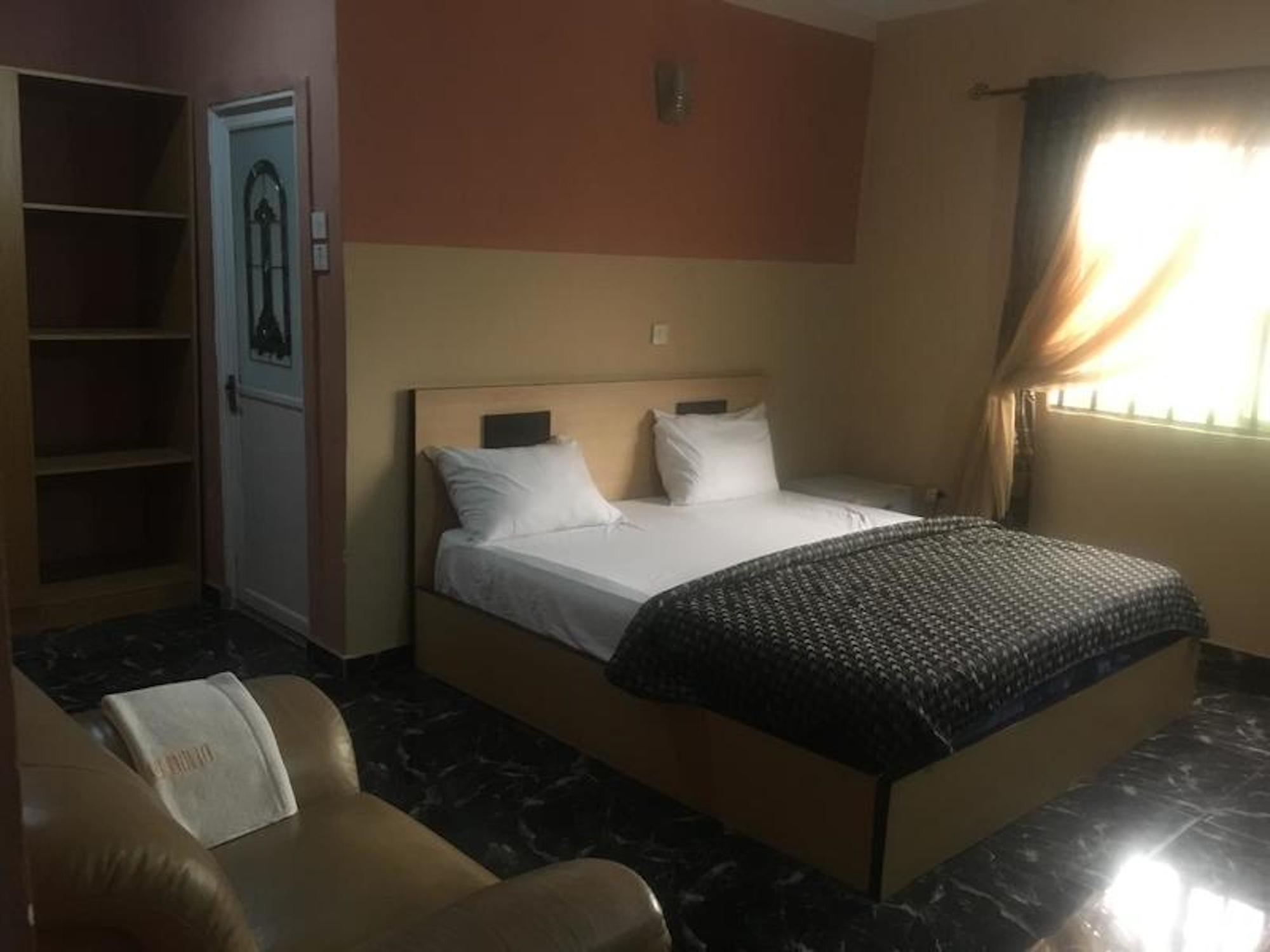 บัคเกอร์ พาเลซ โฮเต็ล Hotel Sangotedo ภายนอก รูปภาพ