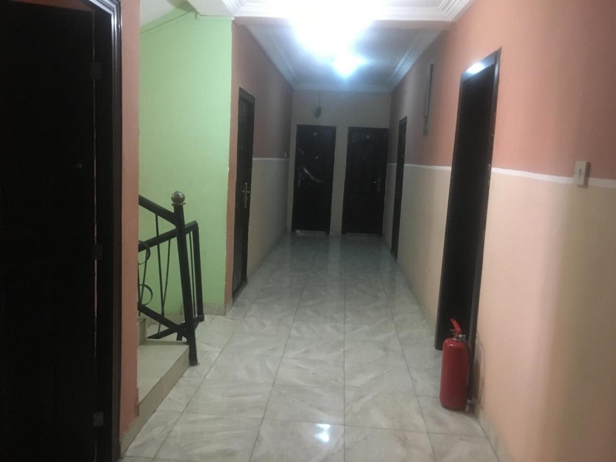 บัคเกอร์ พาเลซ โฮเต็ล Hotel Sangotedo ภายนอก รูปภาพ
